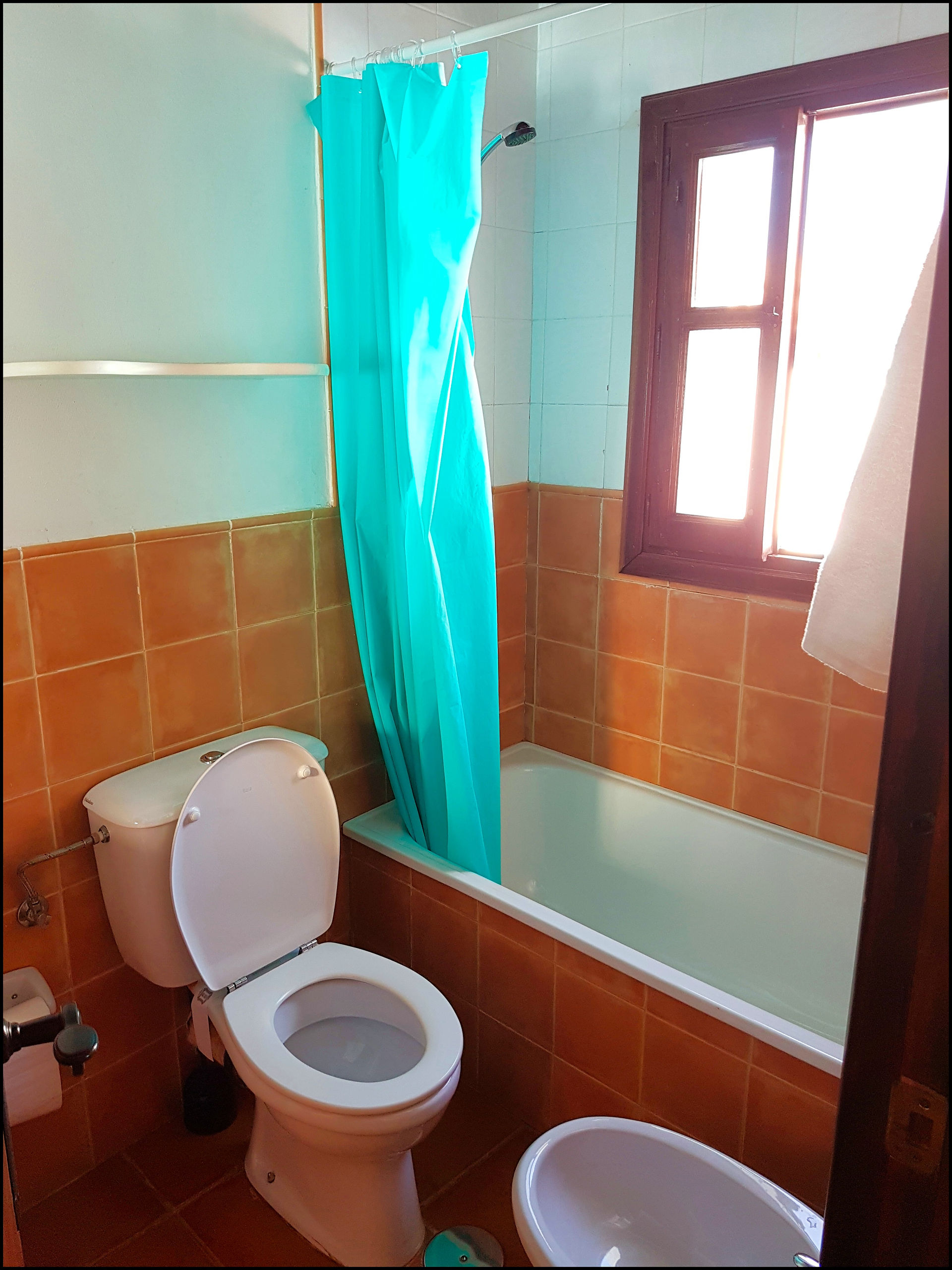 journeys and scorpions travelblog | Spain, Andalusia | Juzcar, Smurftown, Hotel Bandolero