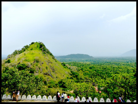 journeys & scorpions | travelblog | Sri Lanka | Golden Buddha