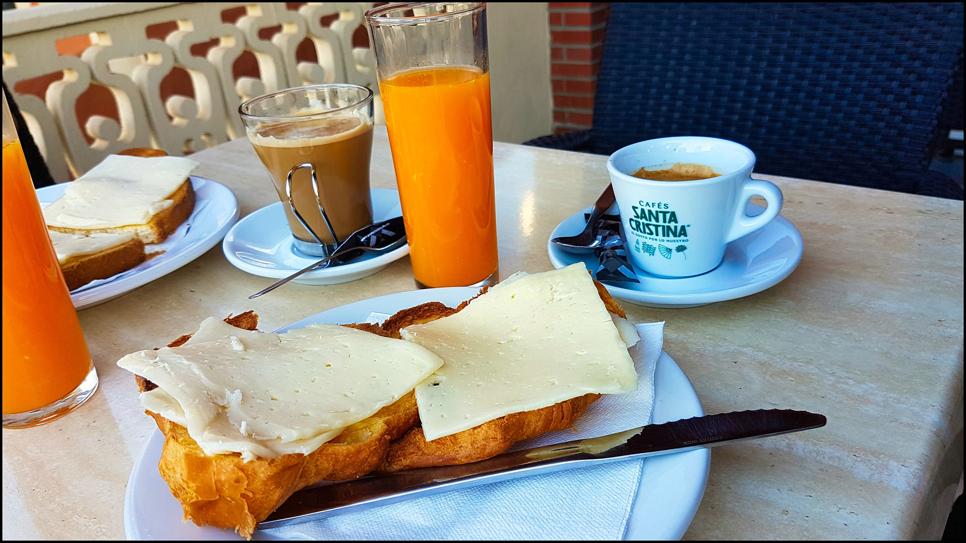 journeys and scorpions travelblog | Spain, Andalusia, Breakfast, Hotel Copacabana Tarifa Beach