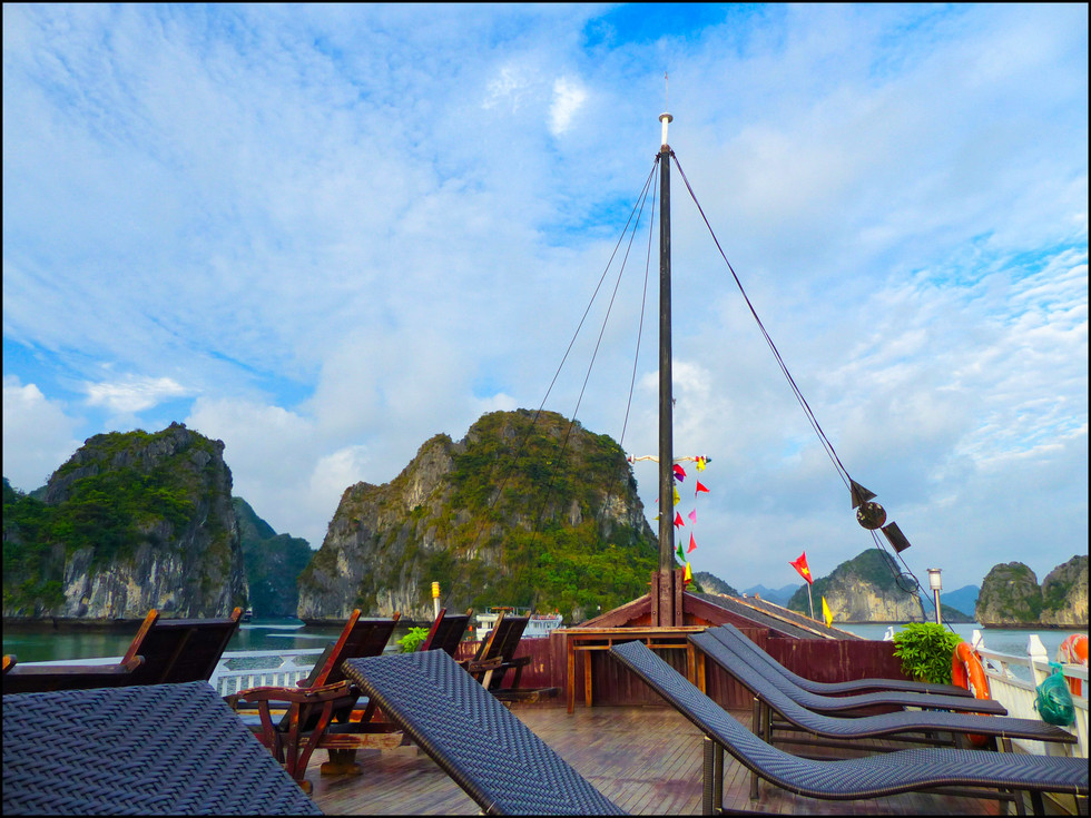 journeys and scorpions travelblog | Vietnam, Halong Bay
