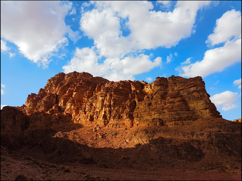 journeys and scorpions travelblog | Jordan, Wadi Rum inside