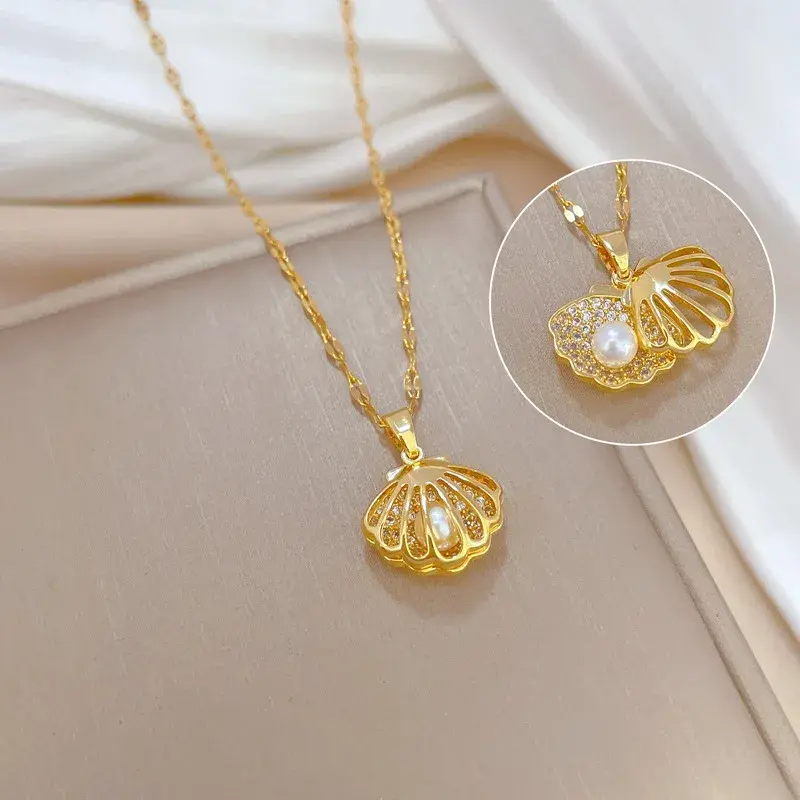 Thumbnail: Fashionable and Luxurious Peach Heart Pearl Oyster Necklace, Personalized and Ve