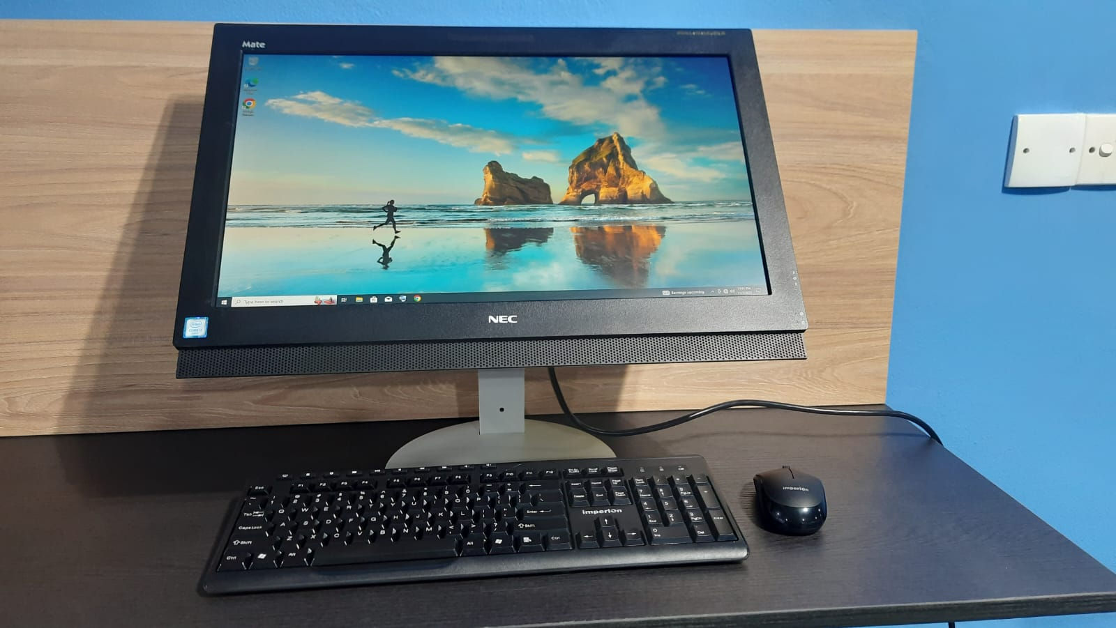 NEC all-in-one Desktop computer-I5 Quad core,4GB,128gb SSD