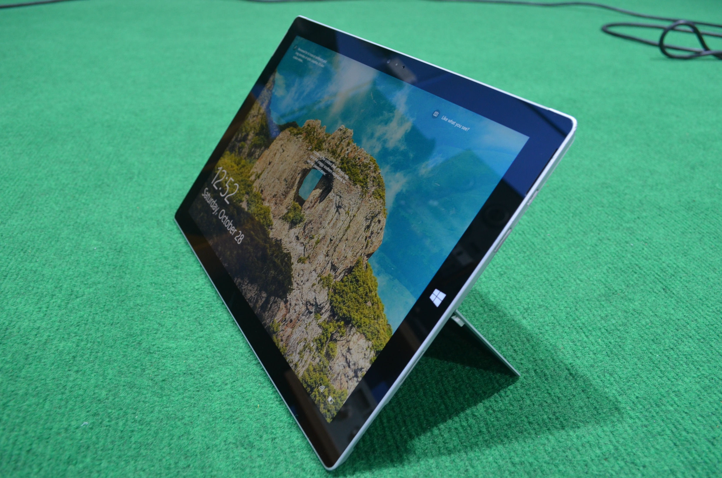 Microsoft surface Pro-3rd Gen i5/SSD windows tablet PC,