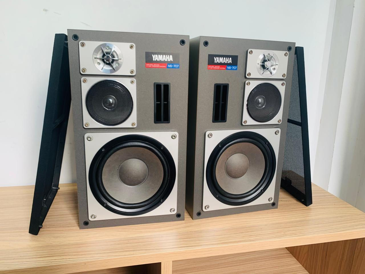 Yamaha Natural sound NS-707 Vintage bookshelf/Table top Moinitor Speakers,