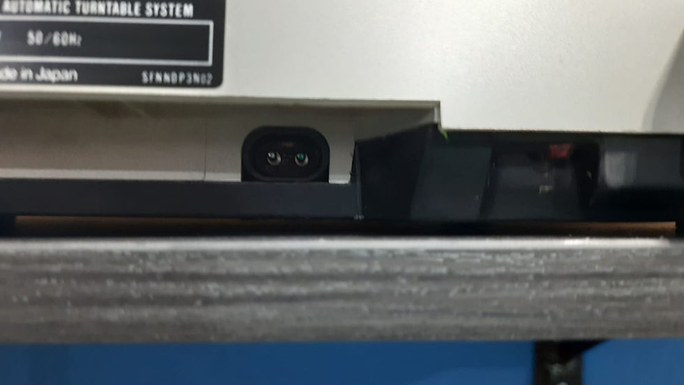 Thumbnail: Technics fully automatic turntable SL-D31U