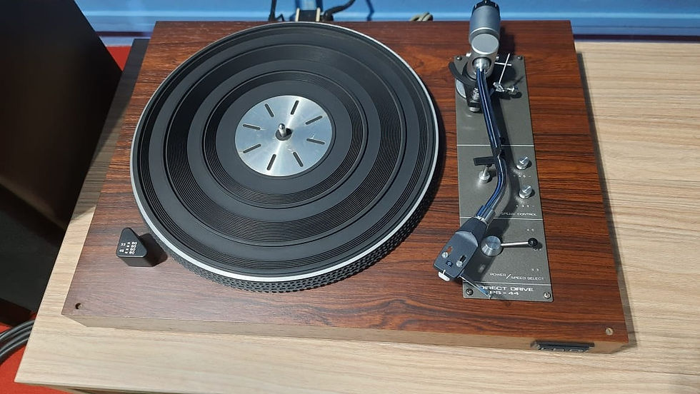 Thumbnail: LO-D Hitachi PS-44 Direct drive Turntable