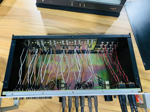 Akai Stereo Audio System Selector PU-300 Rackmount | lankanaudio