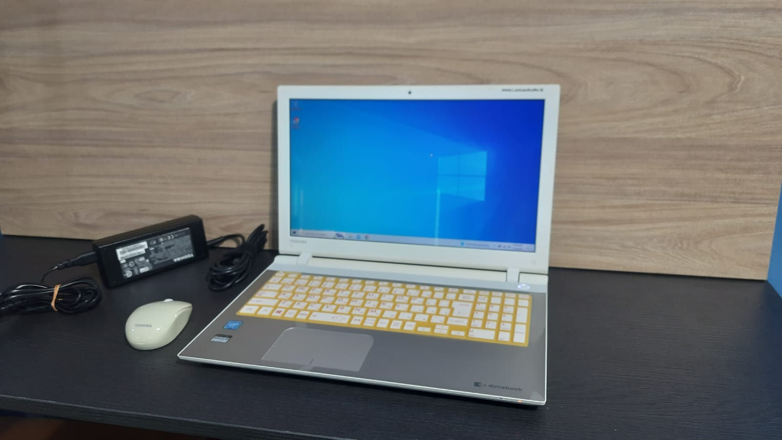 16inch, Toshiba Dynabook T45 - Intel core-4GB-128GB SSD