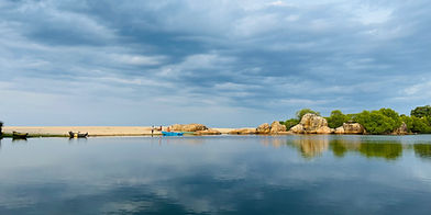 Arugam lagoon_edited.jpg