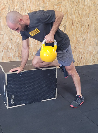 Musculation et crossfit et hyrox dans salle de sport brignoles brignoles avec coach sportif brignoles