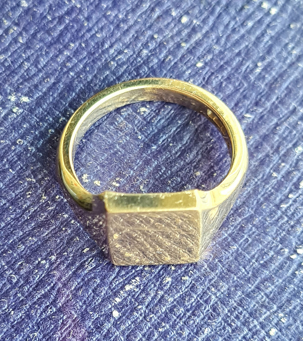 Thumbnail: 9ct Gold Signet Ring Heavy