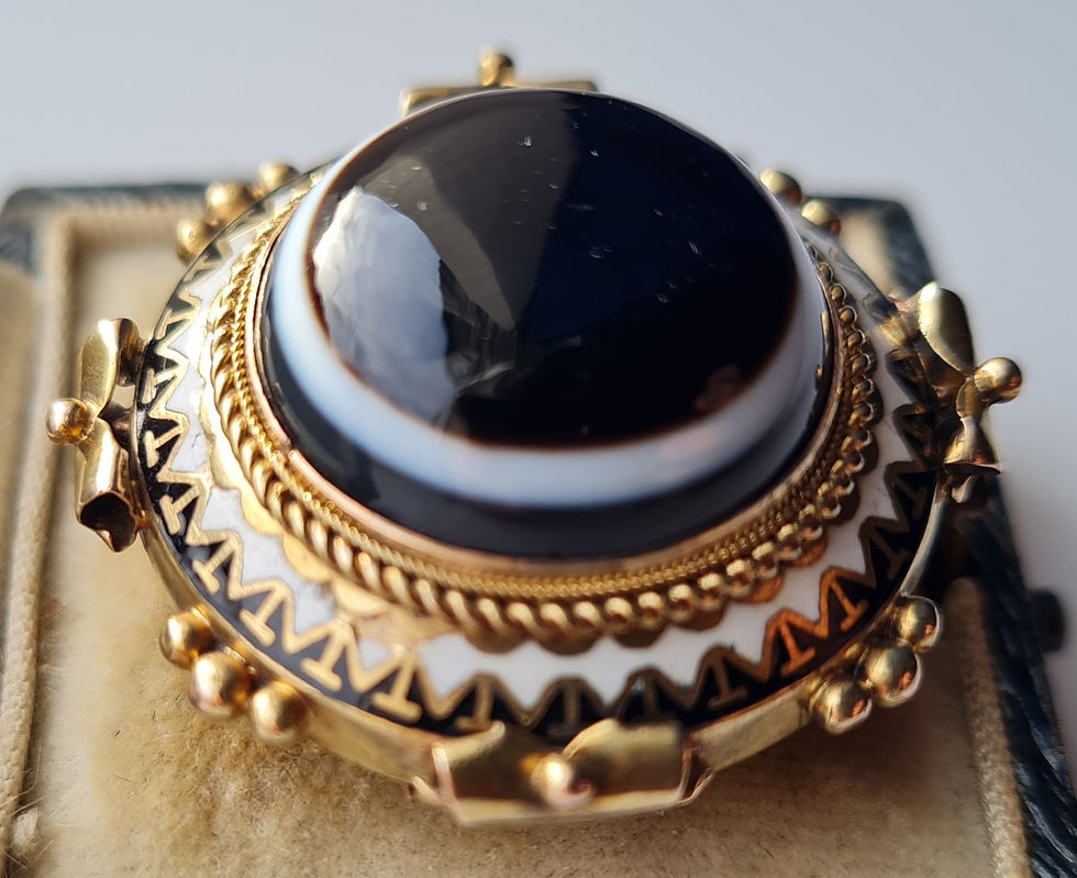 Thumbnail: Victorian 15ct Gold Bullseye Agate Brooch/Pendant 