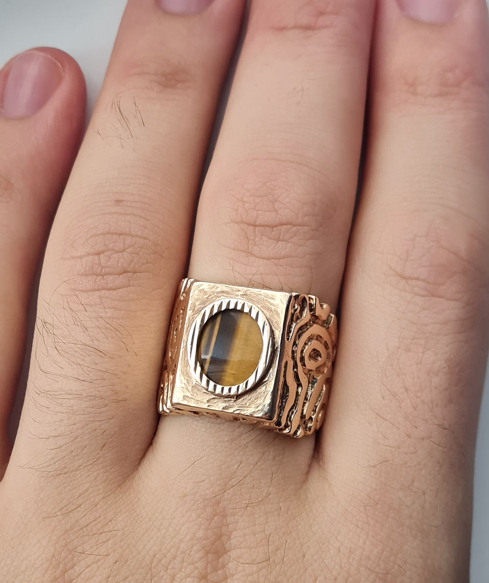 Thumbnail: Vintage 1973 9ct Gold 12.81g Patterned Signet Ring Tiger's Eye Size Y Hallmarked
