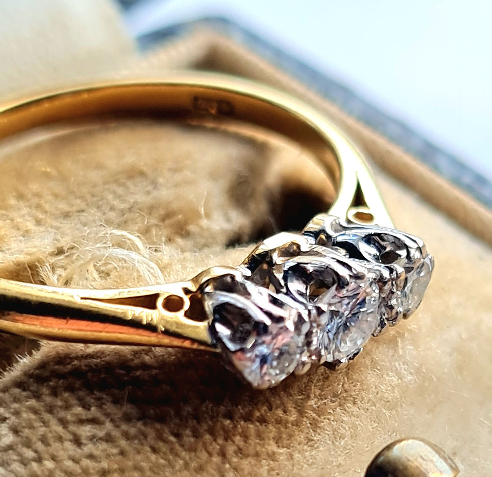 Thumbnail: Vintage 18ct Gold 3 stone Diamond Boodles Ring