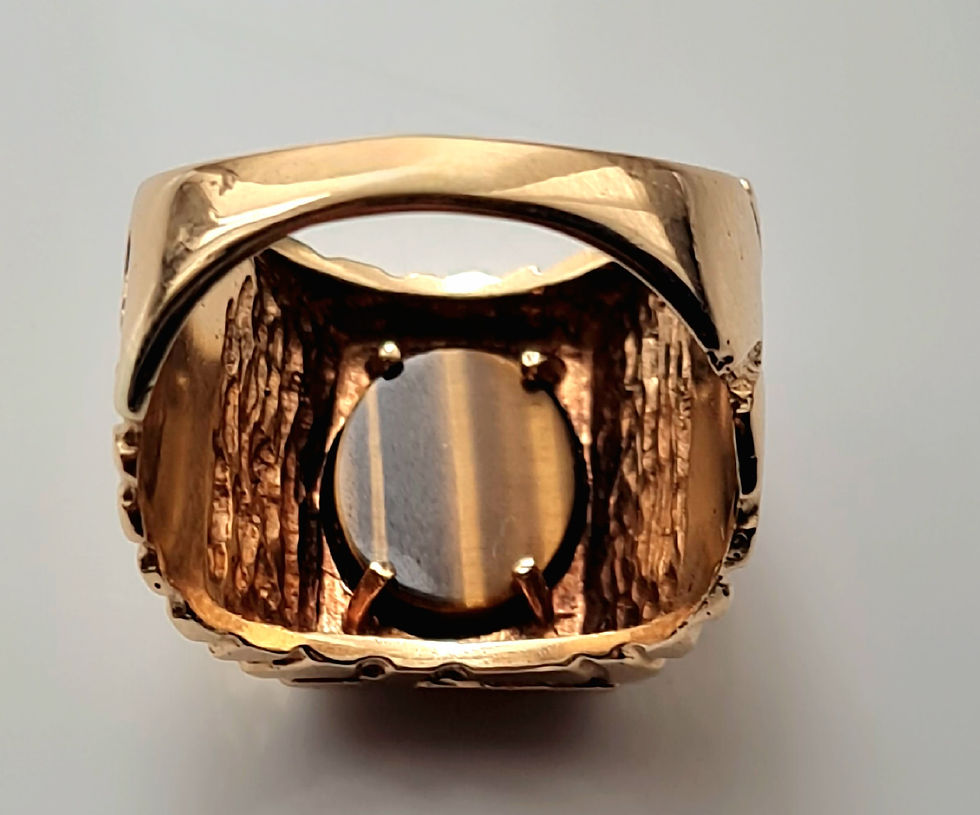Thumbnail: Vintage 1973 9ct Gold 12.81g Patterned Signet Ring Tiger's Eye Size Y Hallmarked