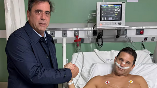 Cabezazos a los libertarios: allá y en Roca