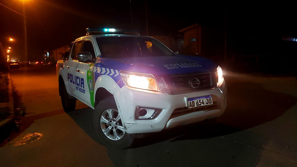 Apedreaban autos y uno de ellos lesionó a un Policía cuando eran detenidos
