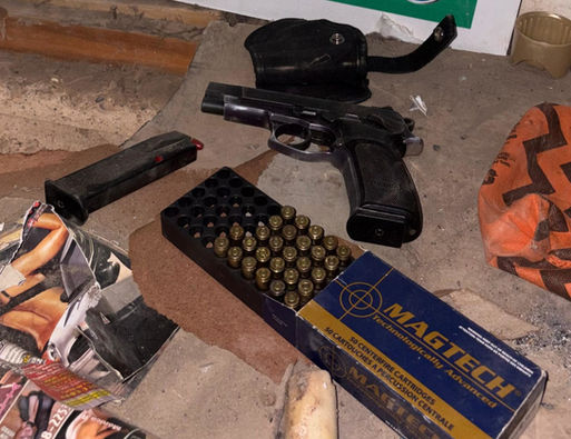 Secuestran un arma y municiones en un allanamiento