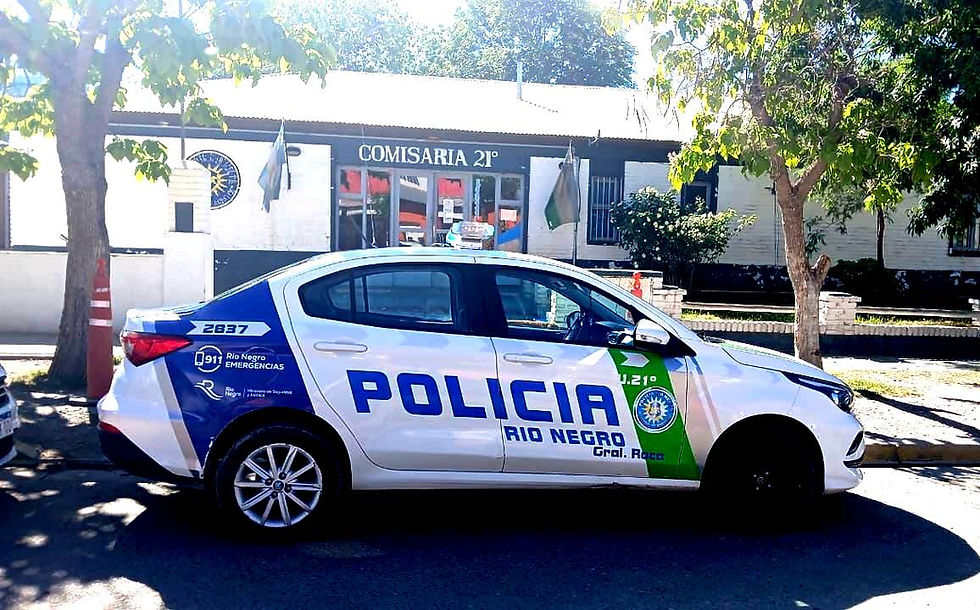 Se llevaba 15 barras de chocolate sin pagar...quedó detenido.