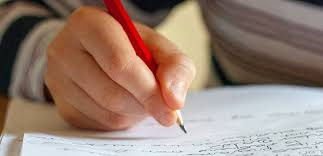 ¿Sacar las pantallas y volver a los libros en las escuelas?