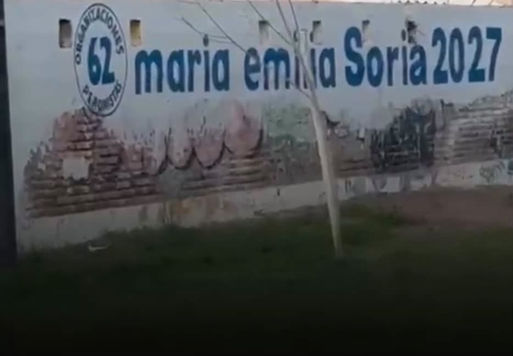 Taparon a Soria en el mural y reflotaron los rumores