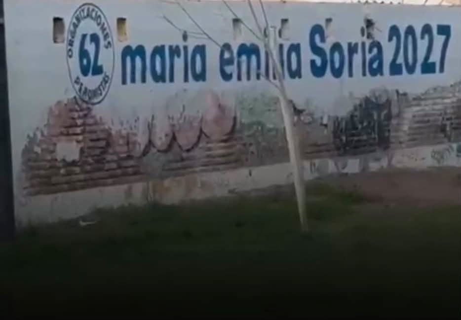 Taparon a Soria en el mural y reflotaron los rumores