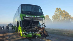 Tras un trágico choque muere el chofer del micro. Se trata de un vecino de Allen