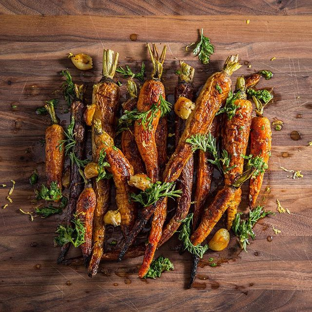 CARAMELIZED OVEN ROASTED CARROTS