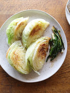 웨지 양배추 팬 구이 Pan Roasted Cabbage Wedges