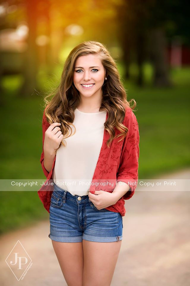 Beautiful Strandz Salon / Gallery