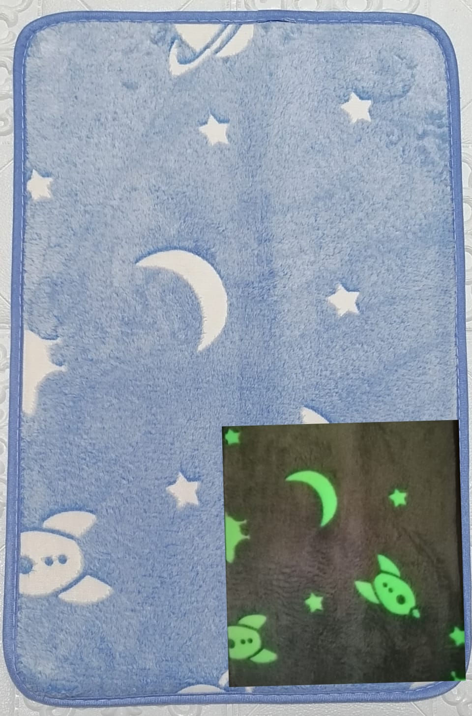 TAPETE BRILLA EN LA OSCURIDAD DORMITORIO