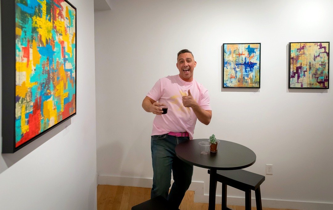 Edward giving a thumbs up in the gallery