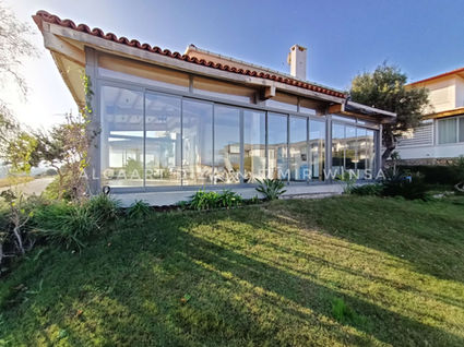 İzmir Çeşme Sürme Cam Sistemi. Albert Genau SlideMaster Twin Isıcamlı yalıtımlı sürme balkon sistemi. Sonsuz ray özelliği, ergonomik rahat kullanım, tüm renklerde imalat yapılabilme Slidemaster özelliklerinden bir kaçı. Çeşme Sürme balkon bahçe cam sistemleri.