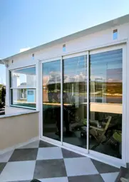 İzmir’in En Şık Terasları: Albert Genau SlideMaster Twin ve Vertiflex Up Kombinasyonu