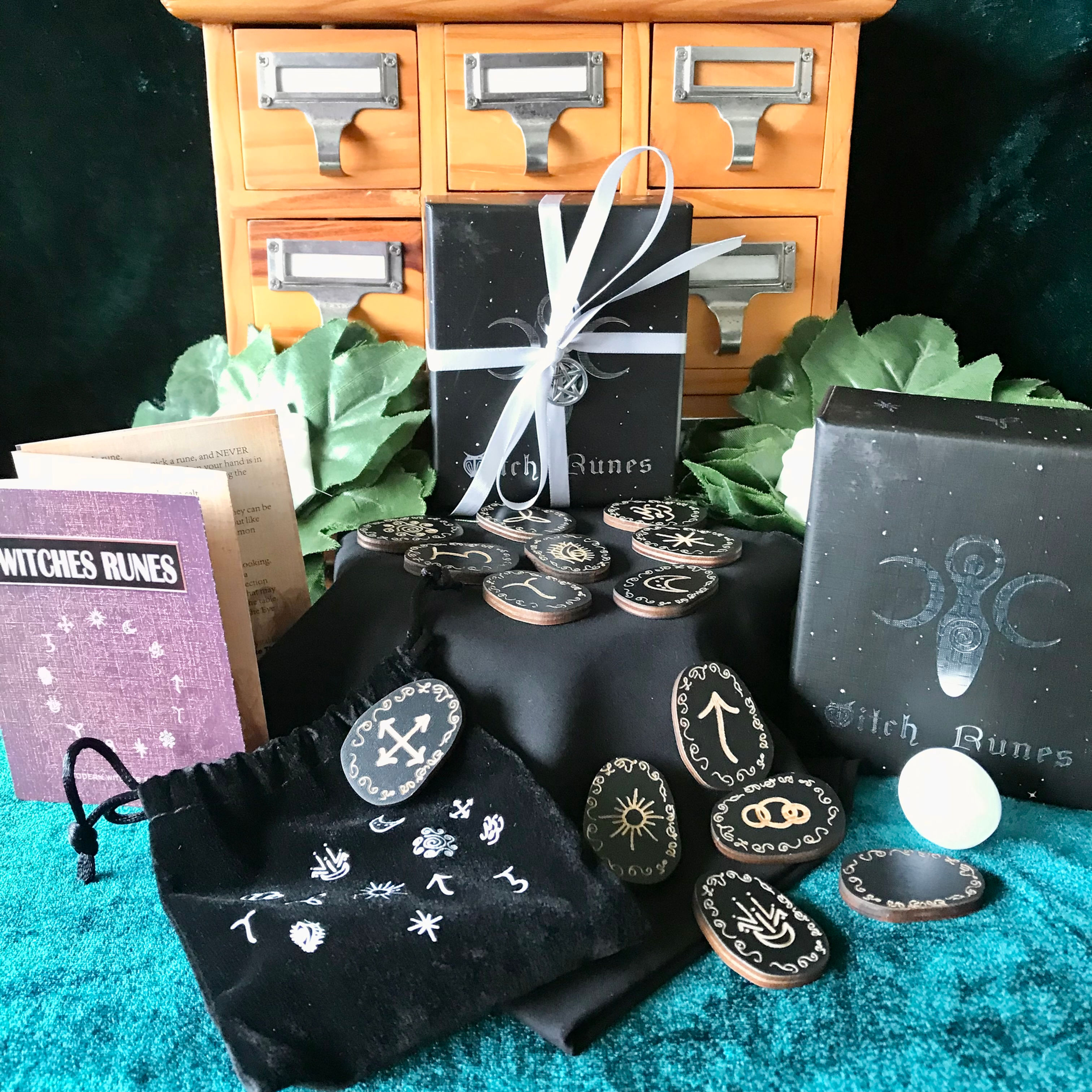 Witches Runes Set 