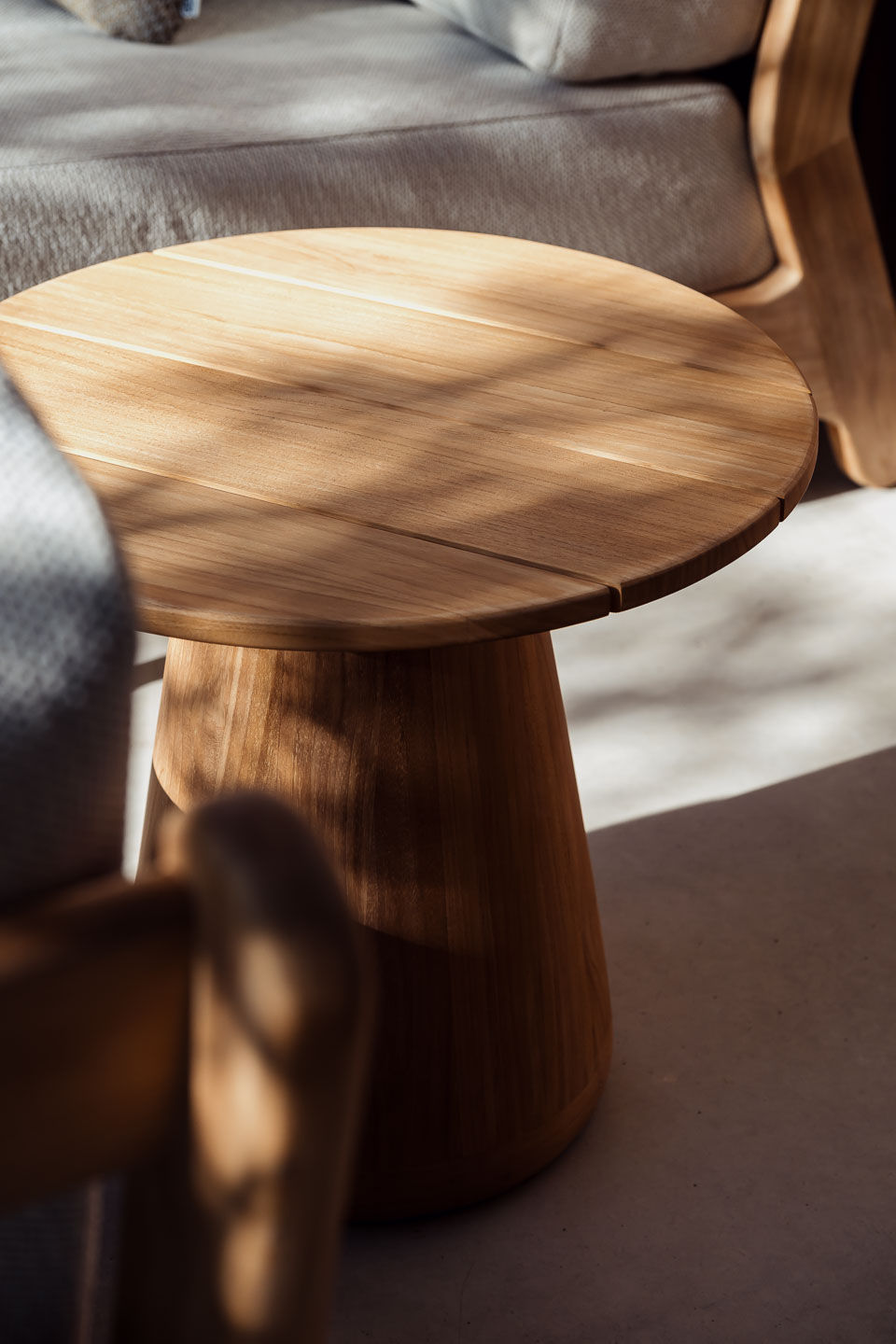 close up view of the Albany teak side table