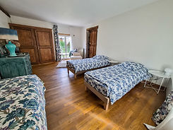 micky_love_chambre_bleue_maison_campagne_famille_louer_viarmes_95_val_d_oise_royaumont_wee