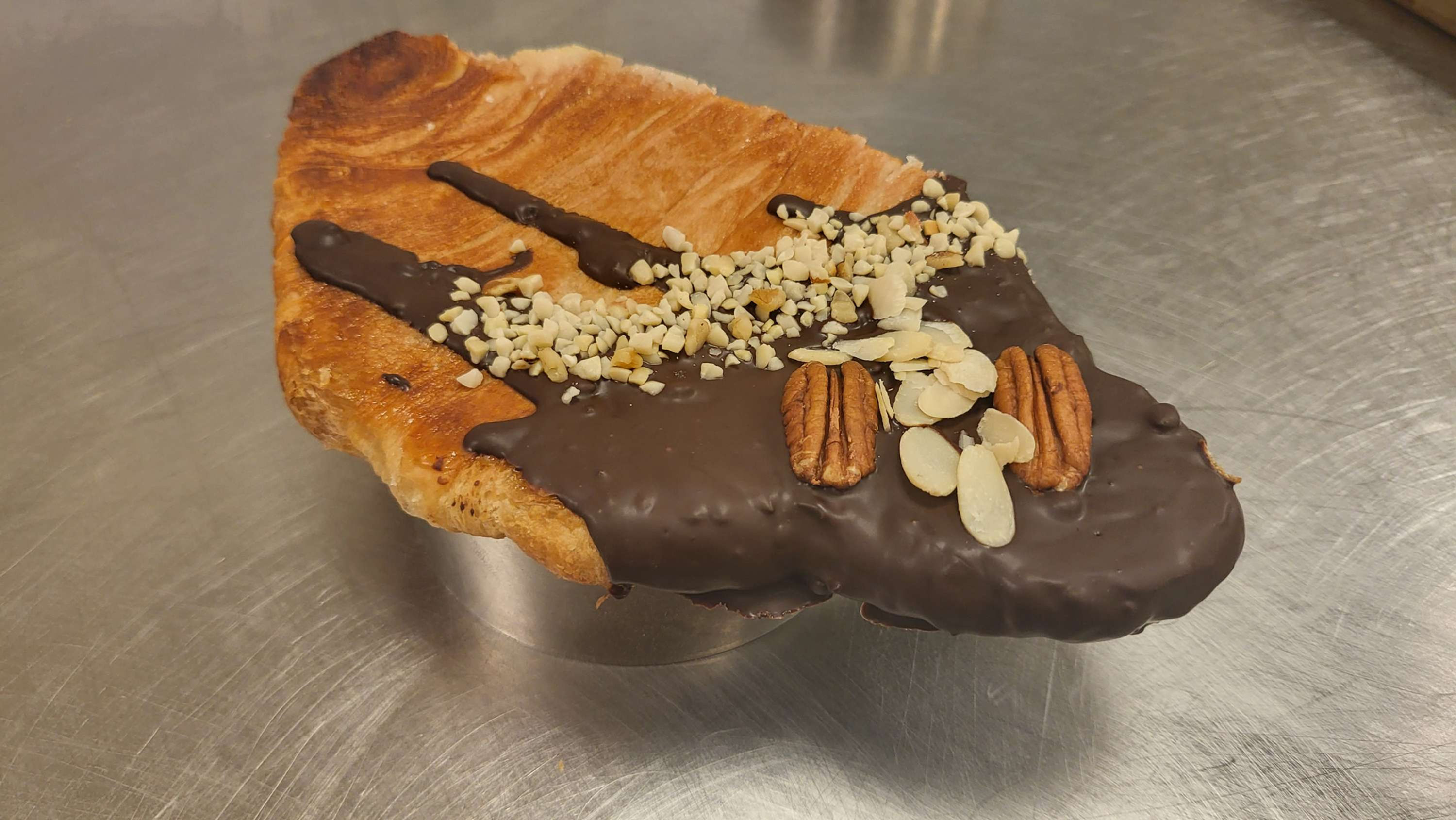 Flat Croissant with nuts