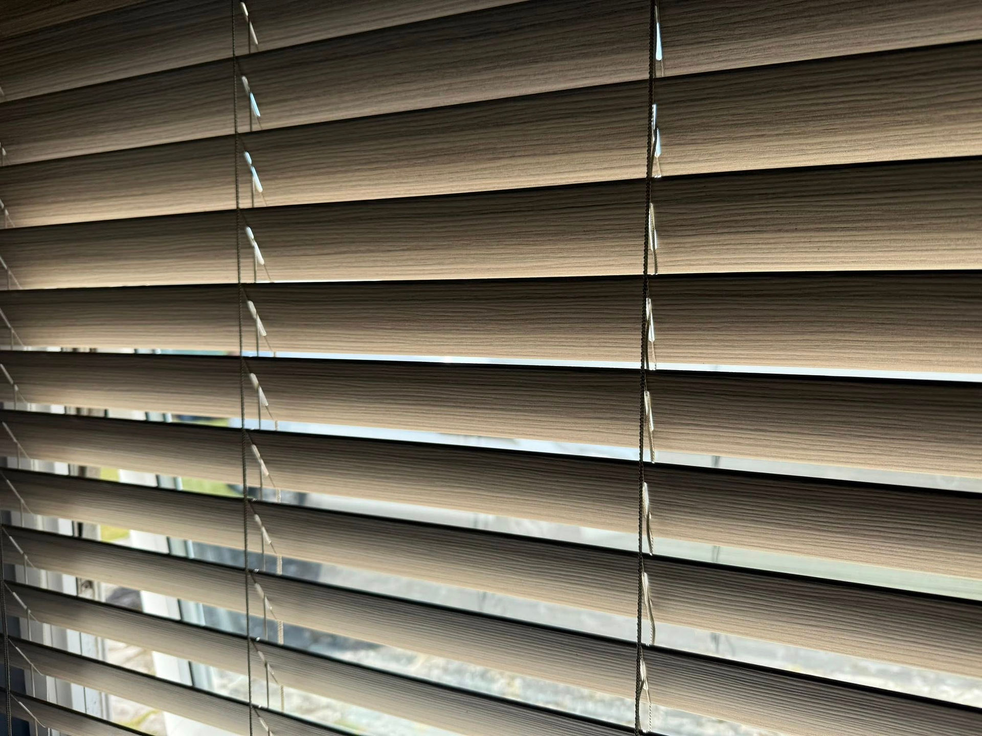 Discover our quality Venetian blinds for your home in Belfast, Lisburn, Antrim, Moira and throughout Co. Antrim. Made-to-measure, bespoke blinds for every interior.