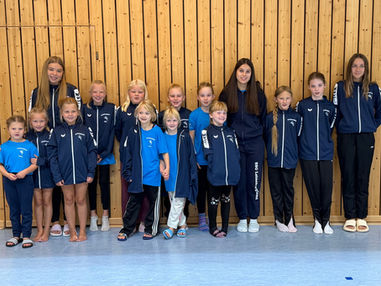 Gustav-Klages-Gedächtnisschwimmfest mit vielen Bestzeiten und neuen Trainingsanzügen