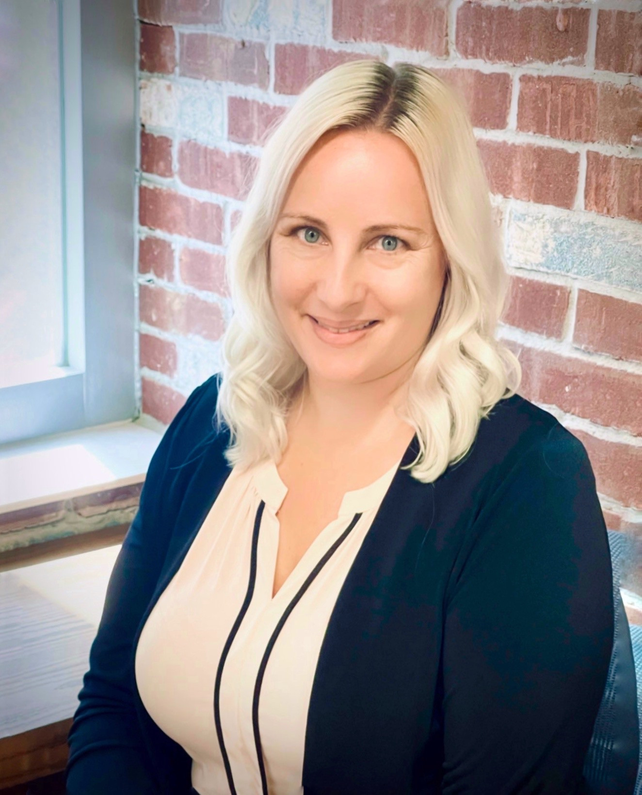 Never Give Up: Sarah Adams' Journey From Superbad To Triumph - 6x1vctg