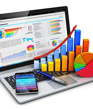 Notebook com Infográfico, celular e caneta