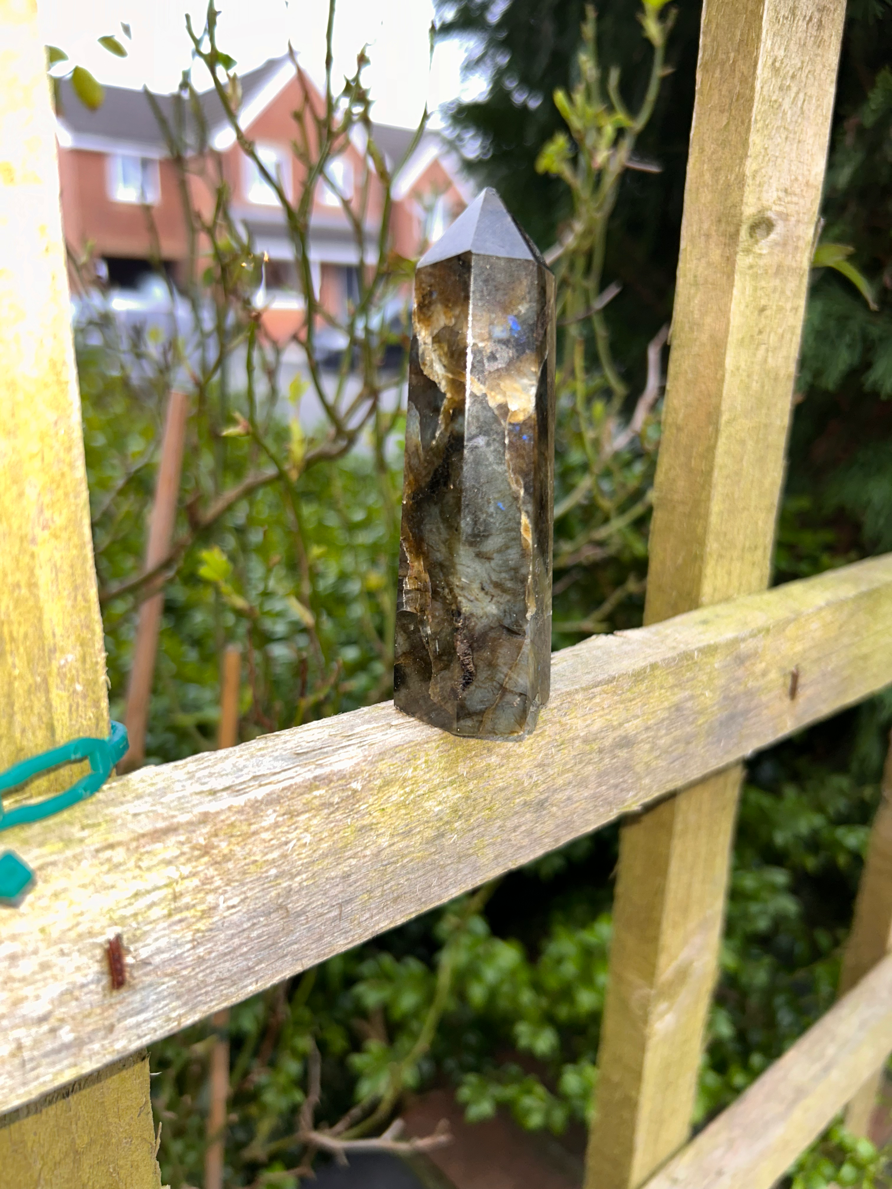 Labradorite Tower 97g / strong flash