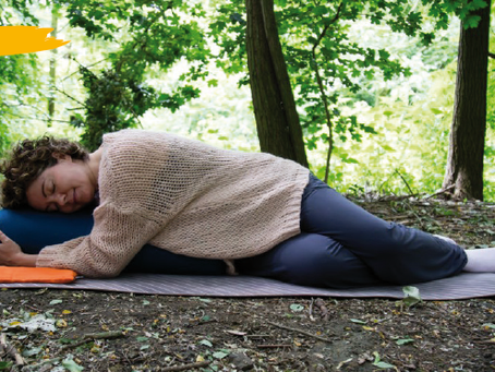 Être Plus avec le Restorative Yoga
