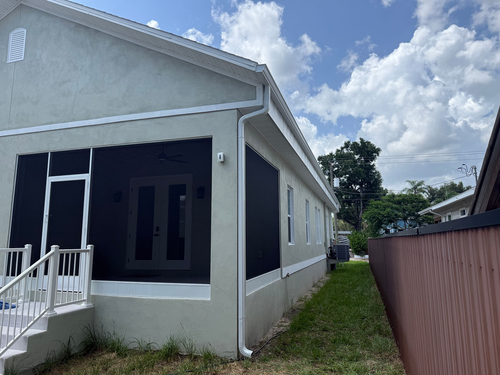 seamless gutters by H2O Gutters Tampa Florida