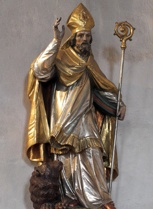 Escultura de São Corbiniano.