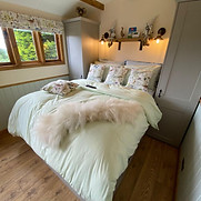 Thursden-brook-shepherdshut_bedroom.jpg