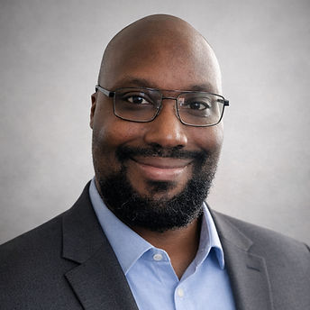 headshot UH (1)_edited.jpg