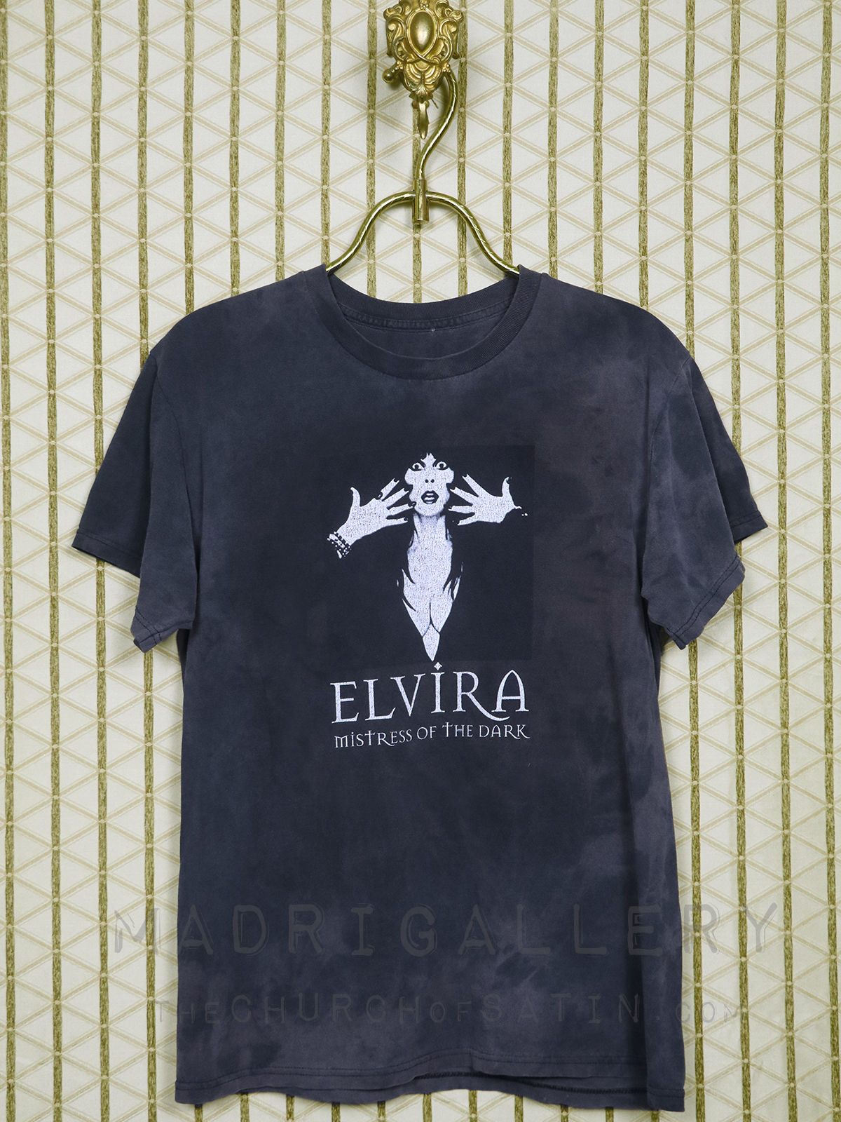 ELVIRA shirt (horror Vampira Dracula Bram Stoker Buffy Morticia Lost Boys)